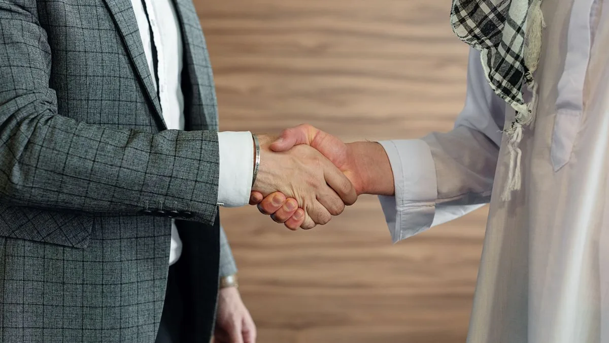 Ten holdings, one tail: the portfolio that works
